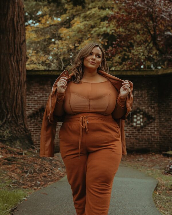 photo 1664893876000 9c2c980860fc