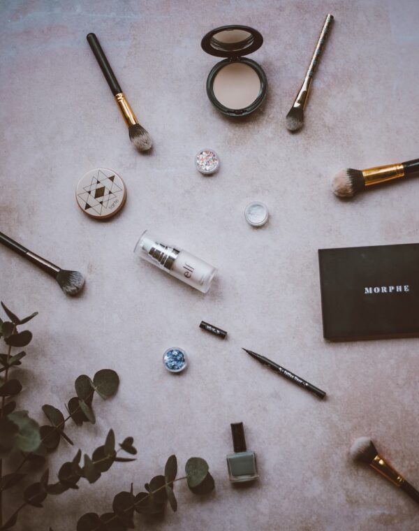 photo 1512207576147 99bc3066b621