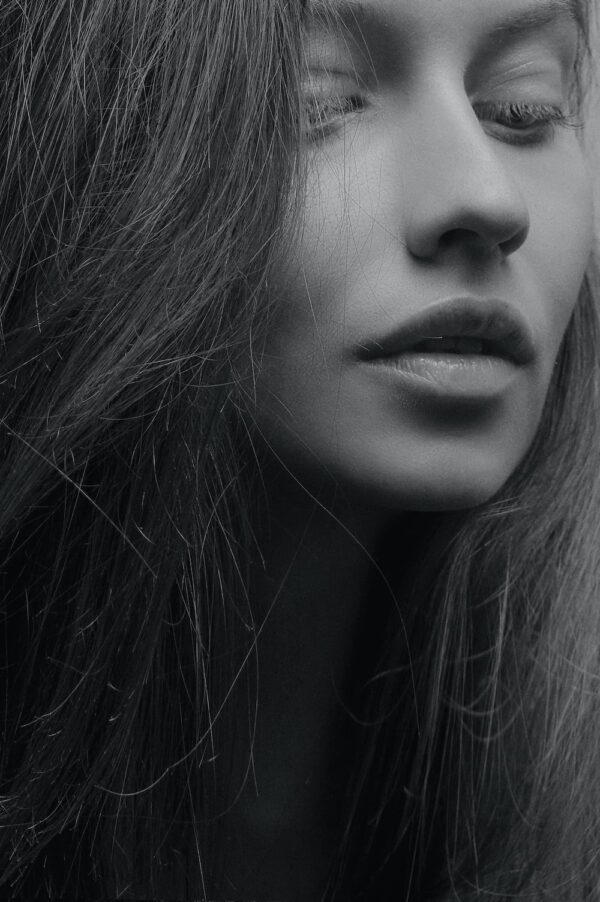 photo 1567474751745 6048a0df23eb