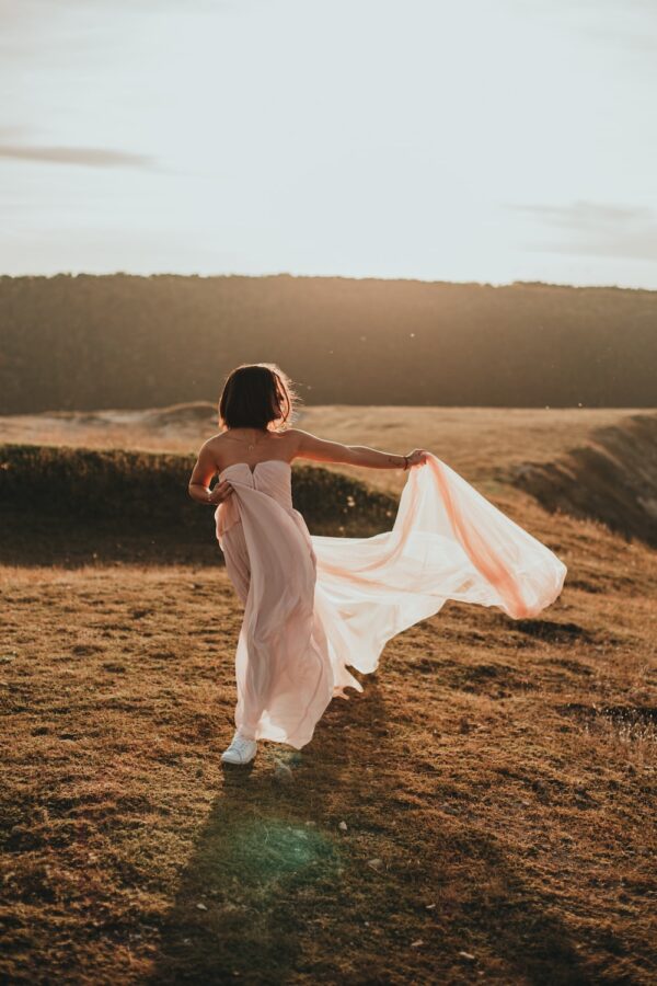 photo 1572016281773 02a101d74b85