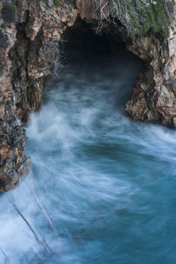 photo 1585059896096 359e23cac1b6