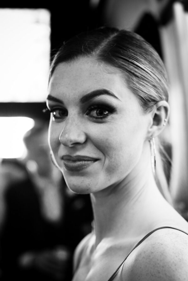 photo 1587398396609 5bc29d58a096