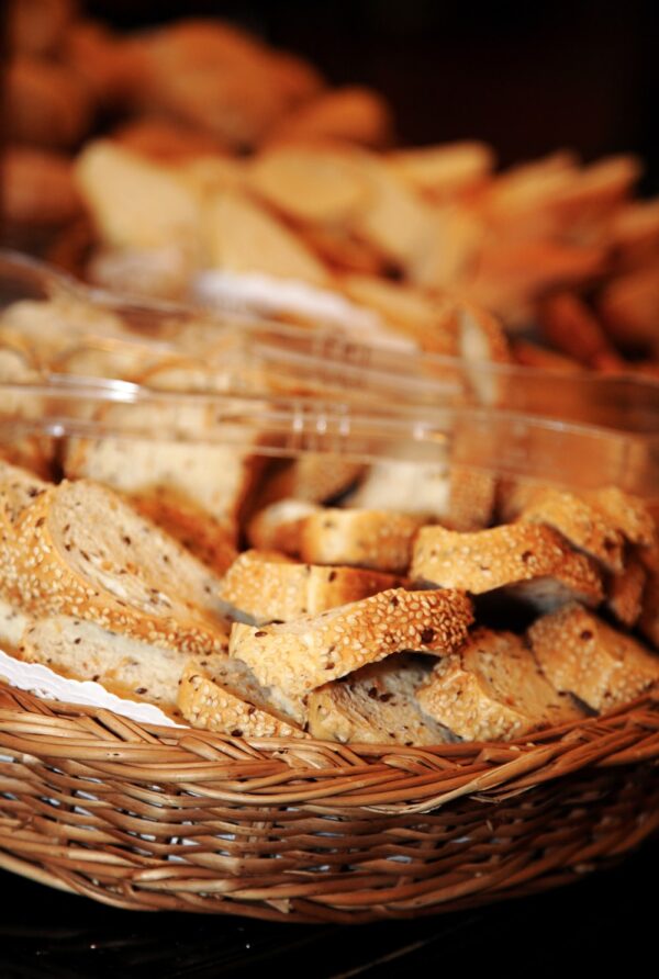 photo 1606803905253 e93ea690224c