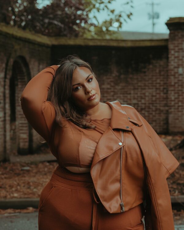 photo 1664893875908 a1e56db71082