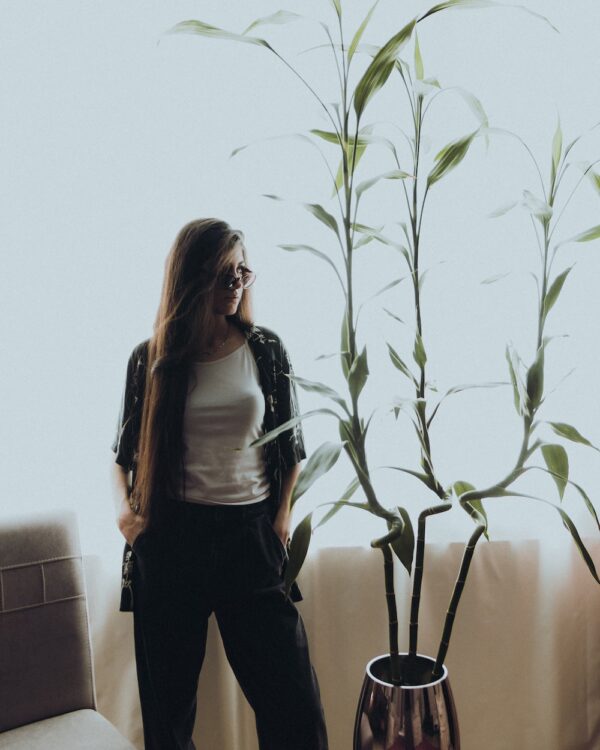 photo 1676145288226 6d46ffa6350d