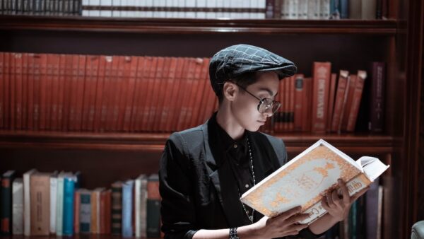 photo 1676145643414 8f677bbbd0e3