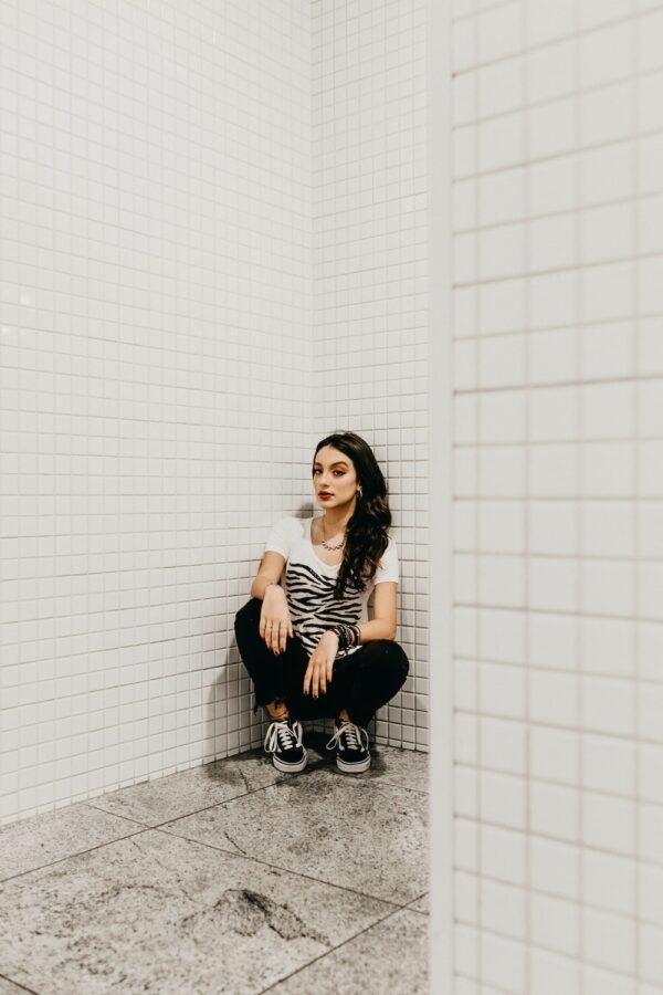 photo 1565056215237 9ef2923681f8