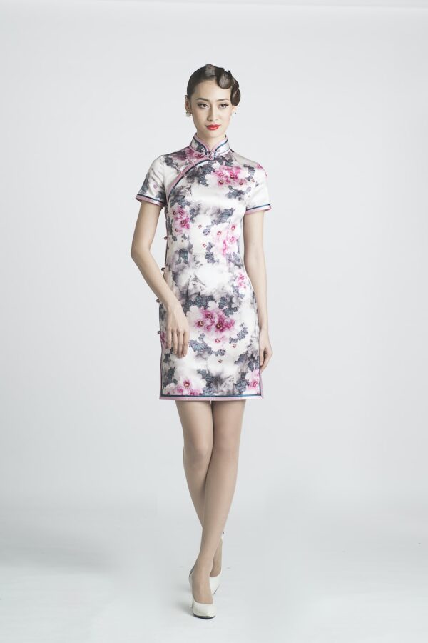 photo 1602414448057 e4357463cb3a