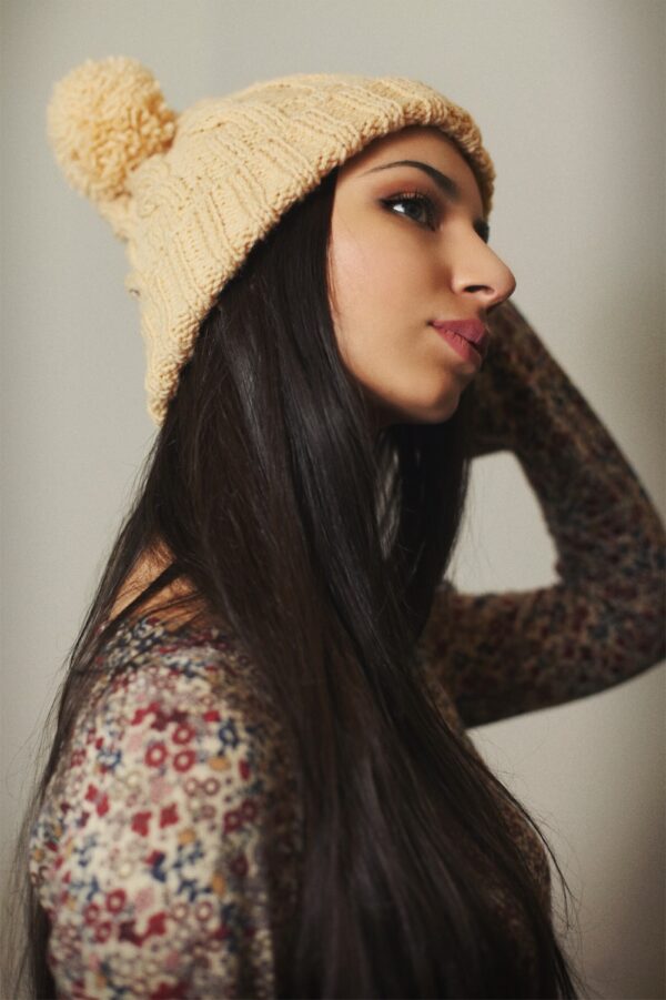 photo 1609178800025 2f253f8e5a6f