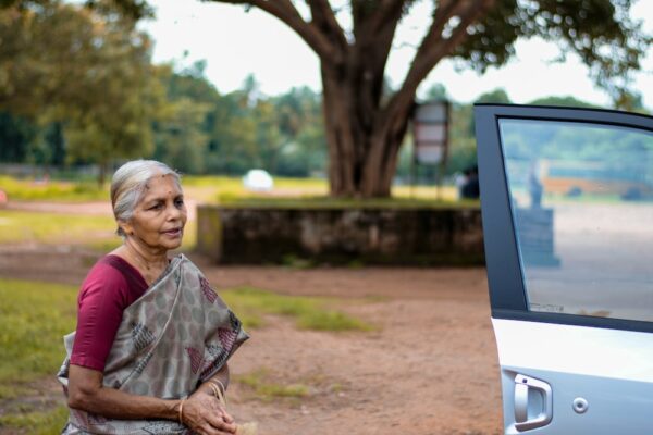 photo 1631337150786 c44d75f816b2