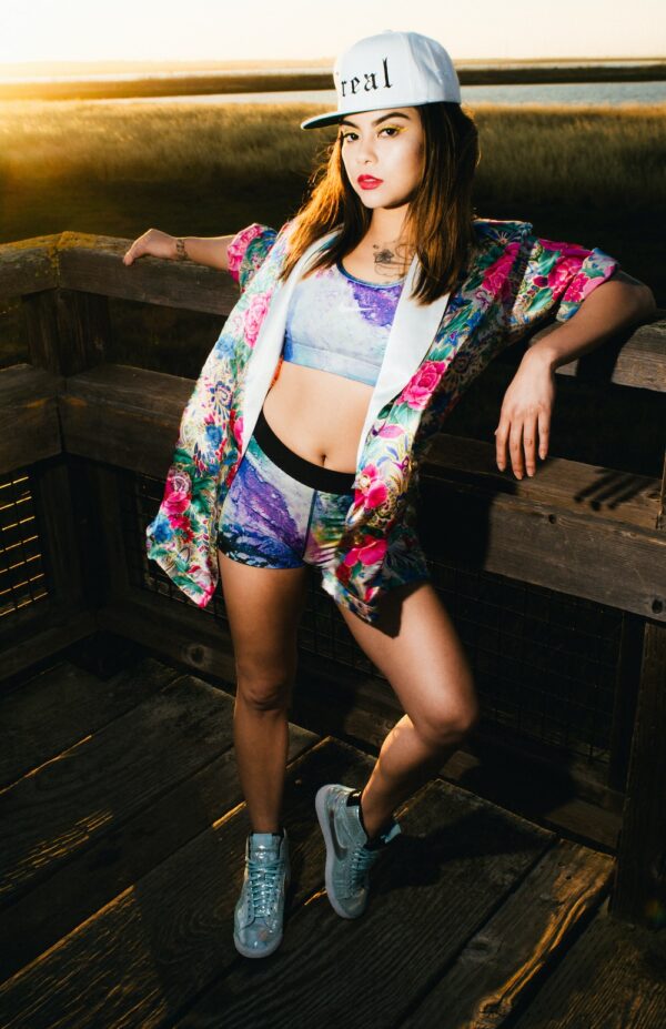 photo 1529684721191 c1396b50c80b