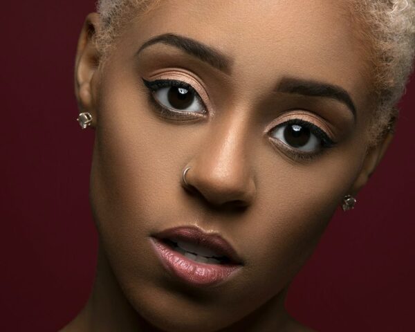 photo 1556743749 bb5642435a63