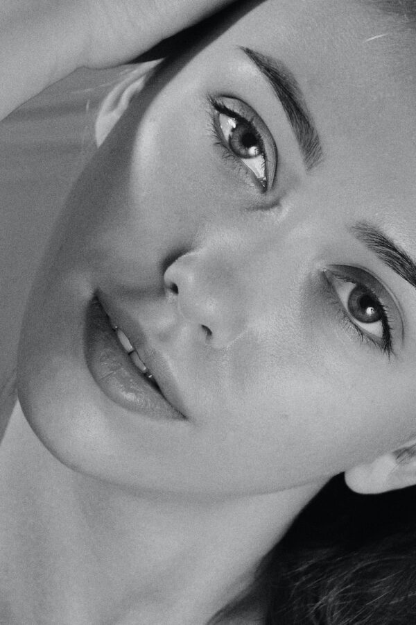 photo 1569068432151 f2992f87161f