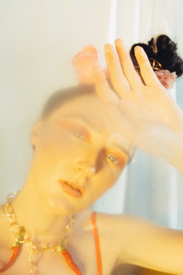 photo 1627676369435 31bc4b8f00be