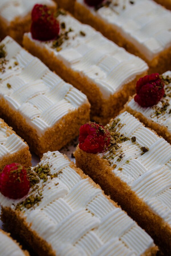 photo 1645116071632 4b2d6743dac2