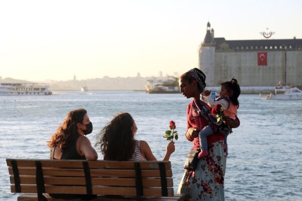 photo 1598785981173 9c60597cb57b