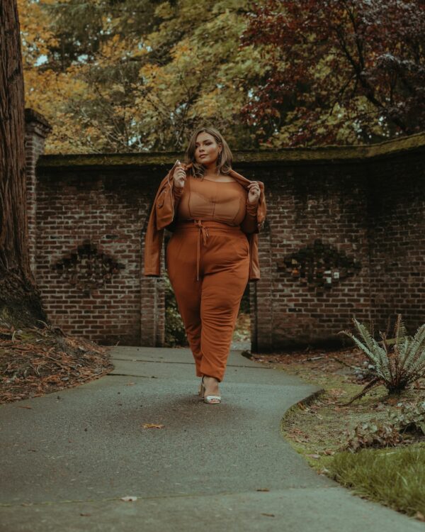 photo 1664893875958 bb3680a04e16