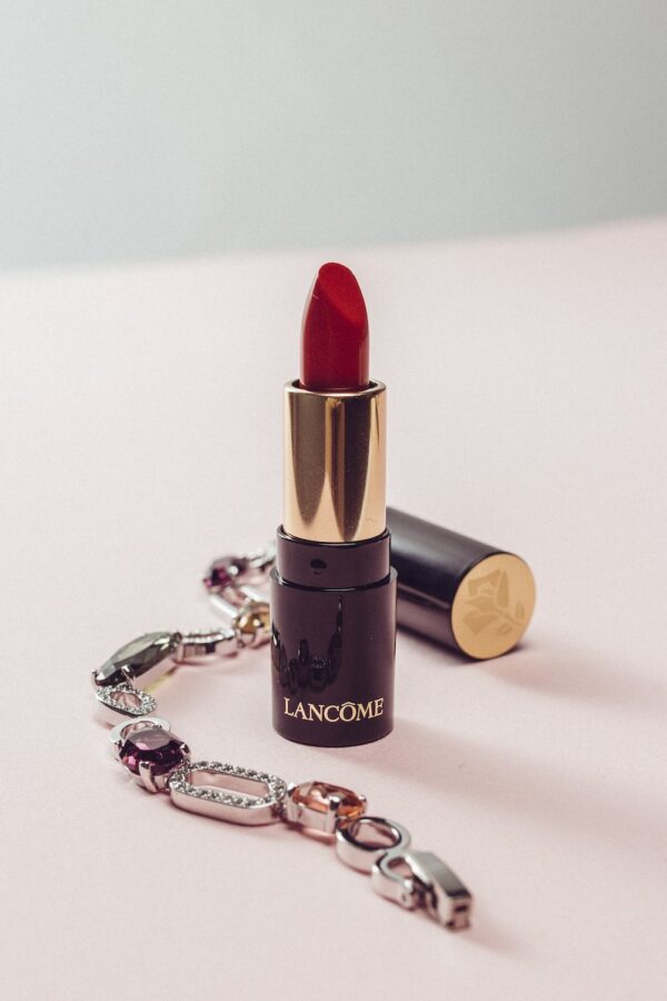 photo 1542452255191 c85a98f2c5d1