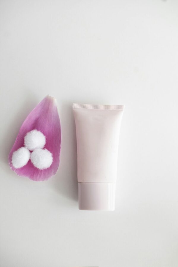 photo 1590393802402 64539aee56bb