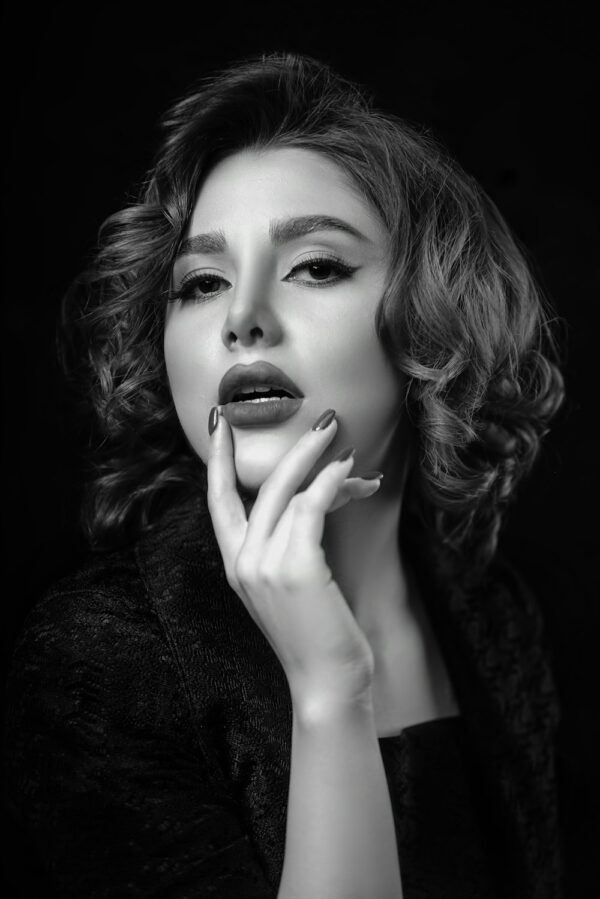 photo 1587148760132 32c339a88983