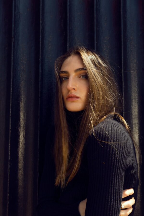 photo 1588988107358 77410cedb7c1