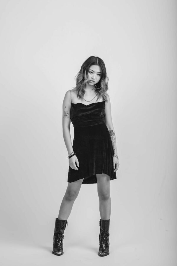 photo 1590903098116 544c56f26013