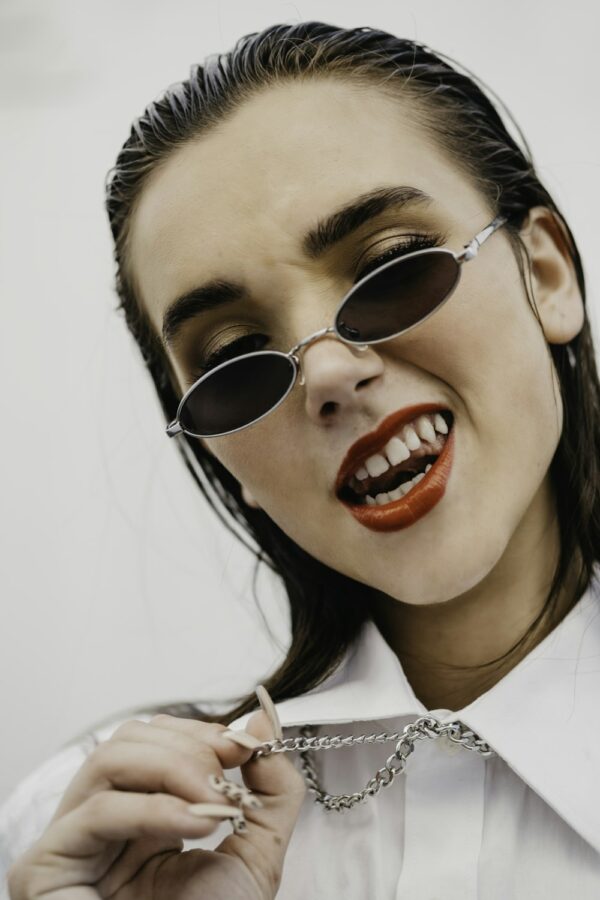 photo 1585185590319 d68abacc7848