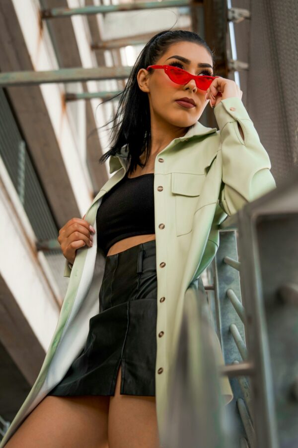 photo 1592423788390 2e71e064f724