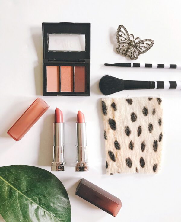 photo 1587055682234 853183f4523c