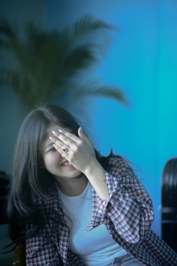 街拍時尚秘訣:如何選擇適合你身形的外套 3 photo 1660152990777 38cb09d7c78e