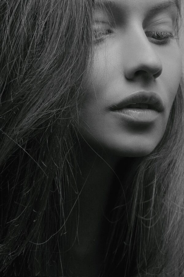 photo 1567474751745 6048a0df23eb