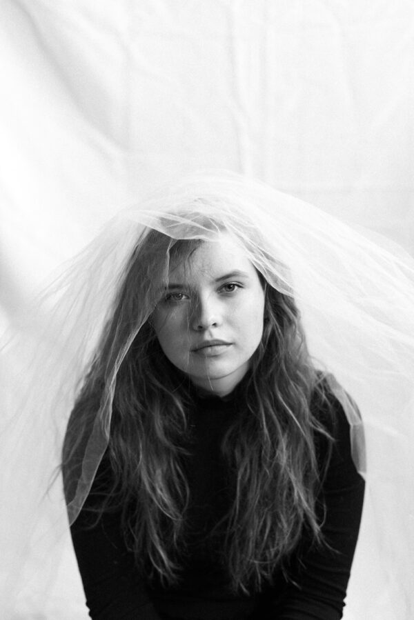 皮膚保健秘訣:讓你的肌膚看起來年輕又健康 1 photo 1587409967940 4fbea49193c0