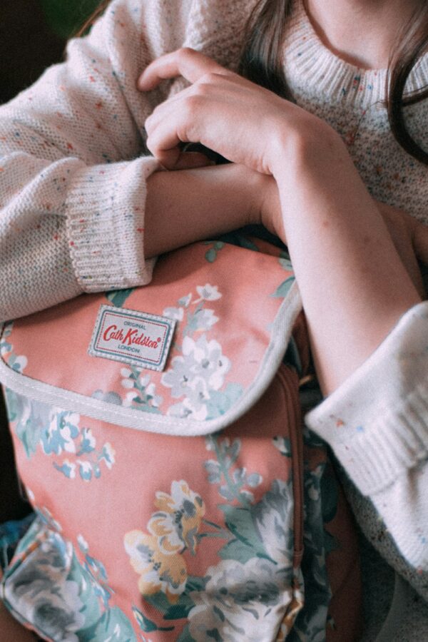 photo 1633511199018 549377b370a1